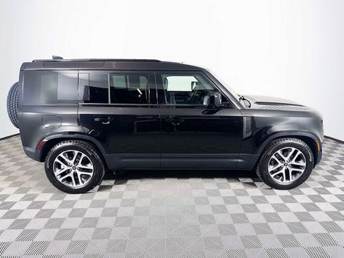 Used 2025 Land Rover Defender 110 S image 4