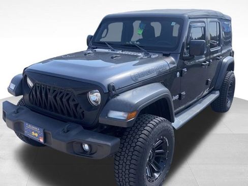 Used 2018 Jeep Wrangler Unlimited Sport S AWD/4WD image 3