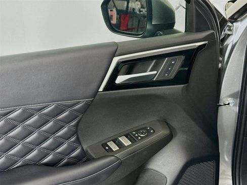 Used 2023 Mitsubishi Outlander SEL image 17