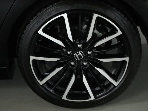 Used 2025 Honda Accord Touring image 40