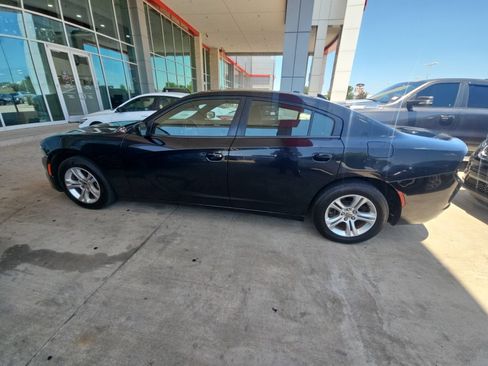 Used 2022 Dodge Charger SXT RWD image 12