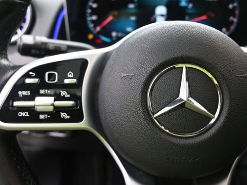 Used 2020 Mercedes-Benz GLB 250 GLB 250 w/ Premium Package image 15