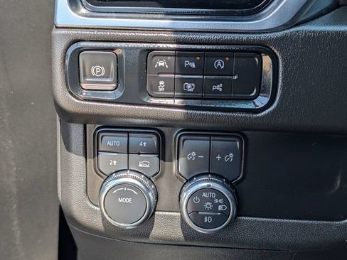 Used 2025 GMC Yukon Denali AWD/4WD image 20