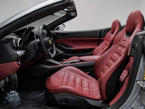 Used 2019 Ferrari Portofino image 49