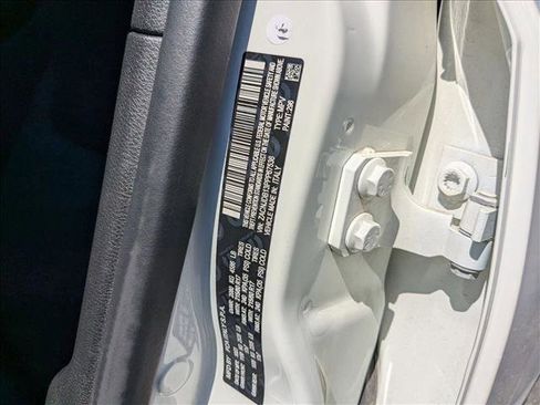 Used 2023 Jeep Renegade Latitude image 24