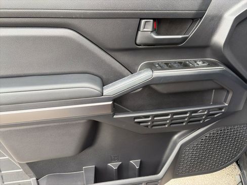 Used 2025 Toyota 4Runner SR5 image 9