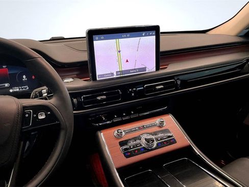 Used 2024 Lincoln Aviator Reserve w/ Equipment Group 201A image 6
