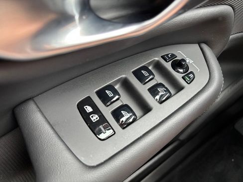 Certified 2024 Volvo XC90 B6 Plus AWD/4WD image 32