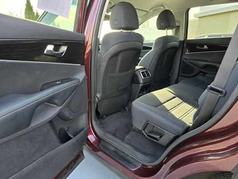 Used 2019 Kia Sorento LX w/ Option Group 020 image 22