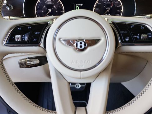 Used 2024 Bentley Flying Spur Azure AWD/4WD image 25