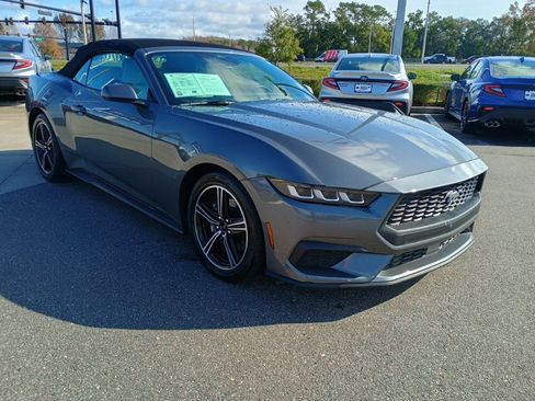 Used 2024 Ford Mustang Premium image 3