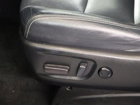 Used 2019 Toyota Sienna SE image 11