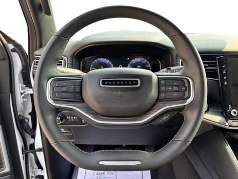 Used 2024 Jeep Wagoneer Series II w/ Flexible Seating Group AWD/4WD image 14