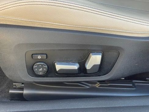 Used 2022 BMW 430i xDrive Coupe w/ Premium Package image 12