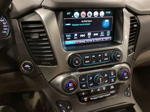 Used 2018 Chevrolet Suburban Premier image 13