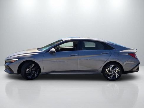 Used 2024 Hyundai Elantra Limited FWD image 6