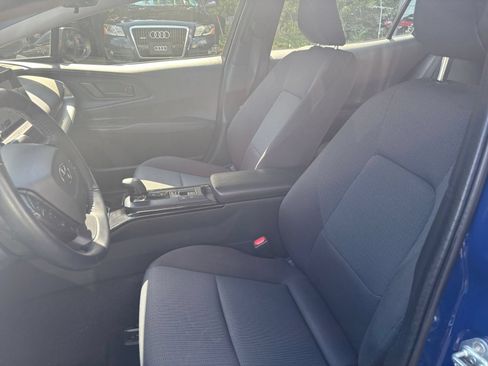 Used 2025 Toyota Prius LE FWD image 21