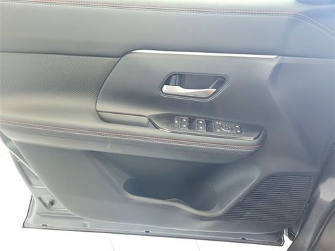 New 2026 Nissan Kicks SR image 30