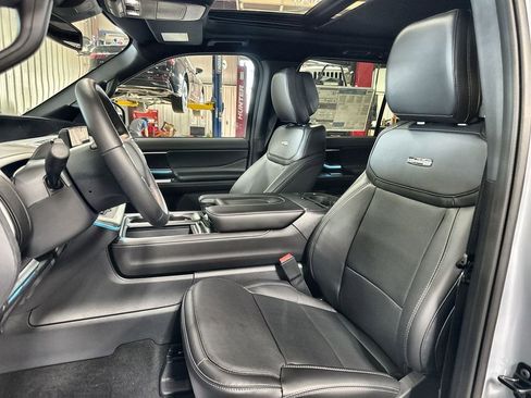 New 2026 Ford Expedition Platinum w/ Stealth Appearance Package AWD/4WD image 12