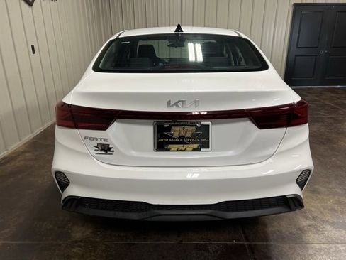 Used 2024 Kia Forte LXS image 9
