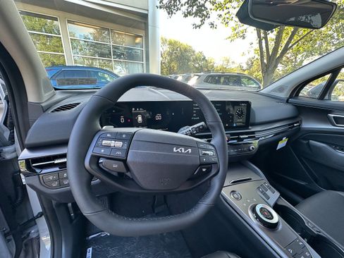 New 2026 Kia Sportage EX image 34