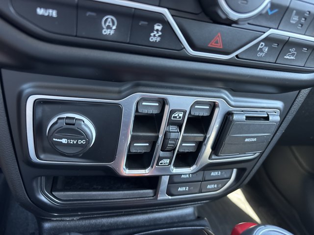 Used 2023 Jeep Gladiator Overland AWD/4WD image 35