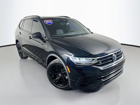 Used 2024 Volkswagen Tiguan SE R-Line FWD image 2