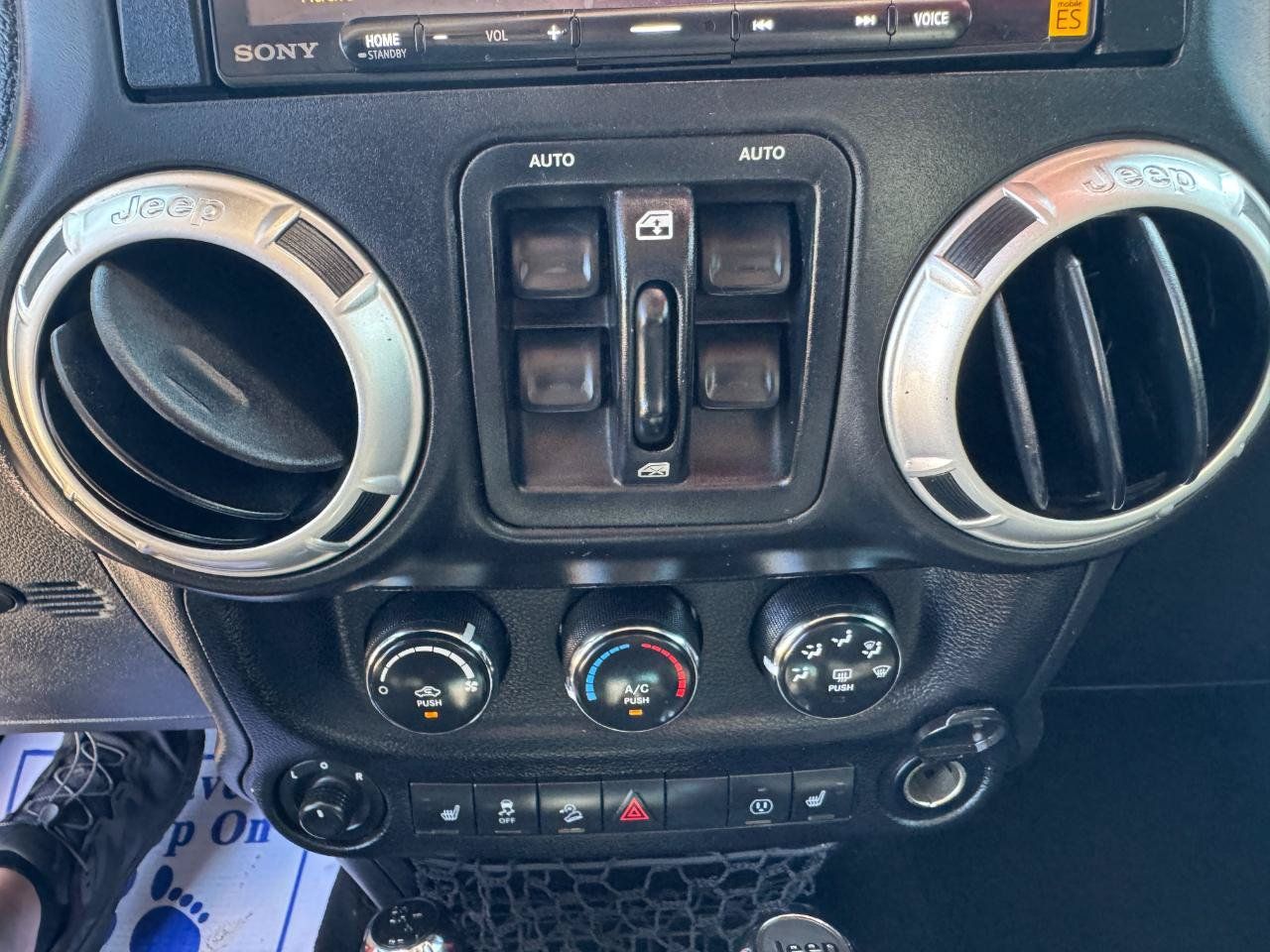 Used 2013 Jeep Wrangler Unlimited Sahara w/ Connectivity Group AWD/4WD image 38