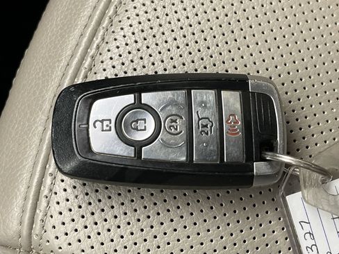 Used 2018 Ford Expedition Max Limited w/ Equipment Group 301A AWD/4WD image 34