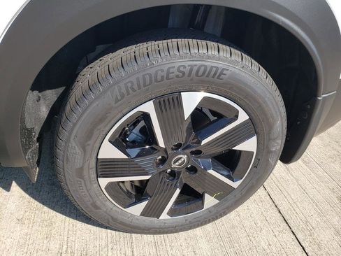 Used 2026 Nissan Kicks SV w/ SV Premium Package image 14