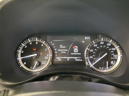 Used 2022 Toyota Highlander XLE AWD/4WD image 13
