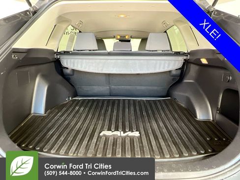 Used 2020 Toyota RAV4 XLE w/ XLE Grade Weather Package AWD/4WD image 14