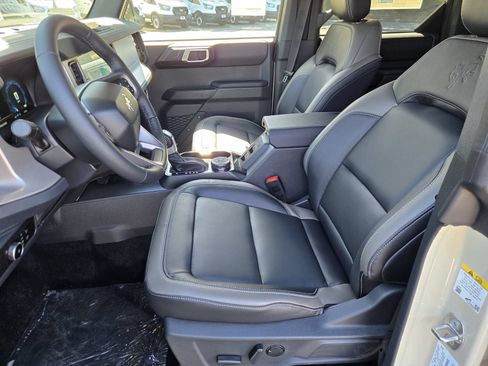 New 2026 Ford Bronco Outer Banks AWD/4WD image 18