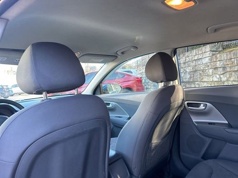 Used 2019 Kia Niro LX image 28