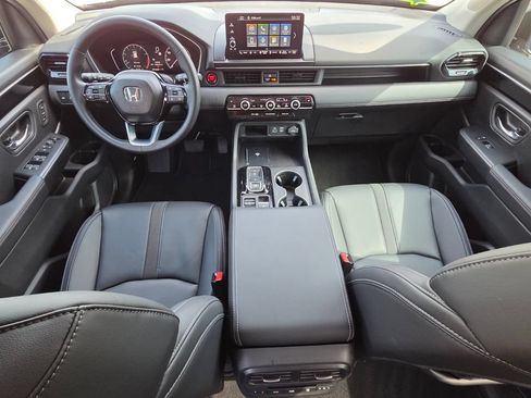 Used 2025 Honda Pilot EX-L image 4