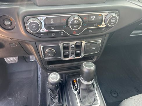 Used 2021 Jeep Gladiator Sport AWD/4WD image 17
