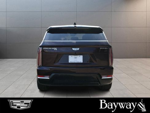 New 2025 Cadillac Escalade IQ Luxury 2 image 40