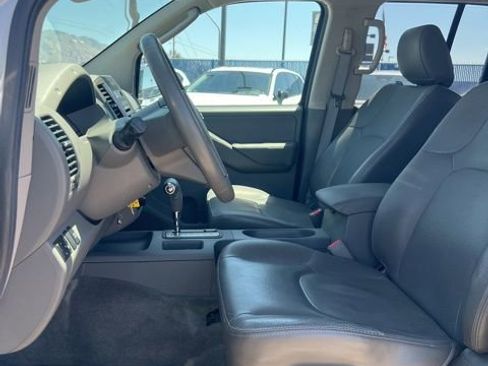 Used 2011 Nissan Frontier SL w/ Moonroof Pkg AWD/4WD image 20