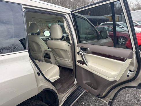 Used 2014 Lexus GX 460 Luxury image 30