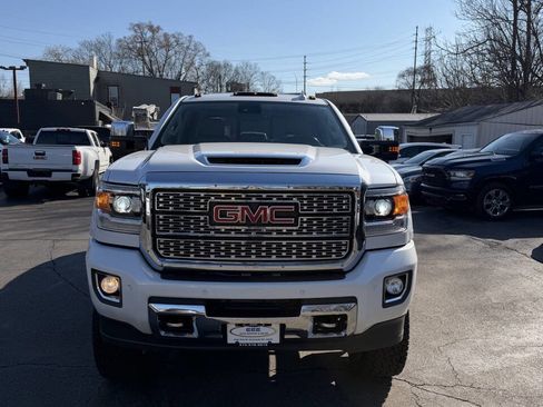 Used 2018 GMC Sierra 3500 Denali w/ Duramax Plus Package image 3