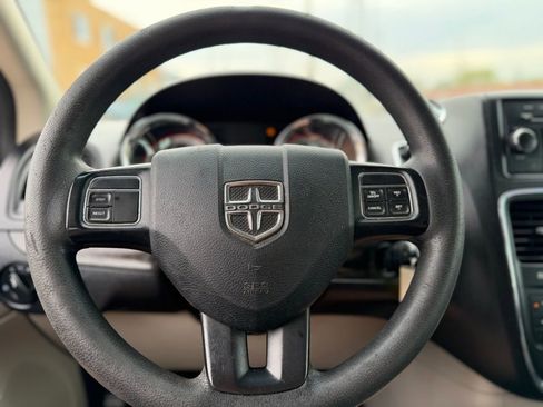 Used 2016 Dodge Grand Caravan American Value Package image 23