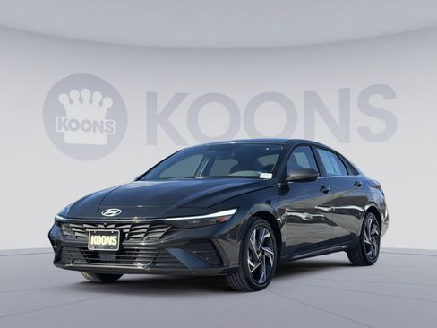 Certified 2025 Hyundai Elantra SEL image 1