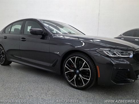 Used 2023 BMW 530e w/ M Sport Package RWD image 8