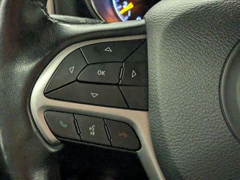 Used 2020 Jeep Grand Cherokee Limited w/ Luxury Group II image 11