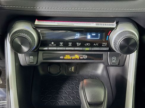 Used 2024 Toyota RAV4 LE image 21