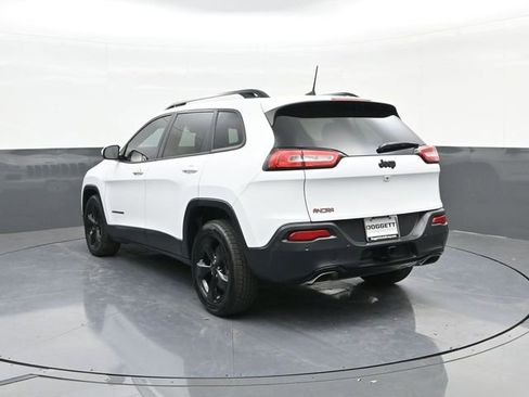 Used 2018 Jeep Cherokee Limited w/ Technology Group image 8