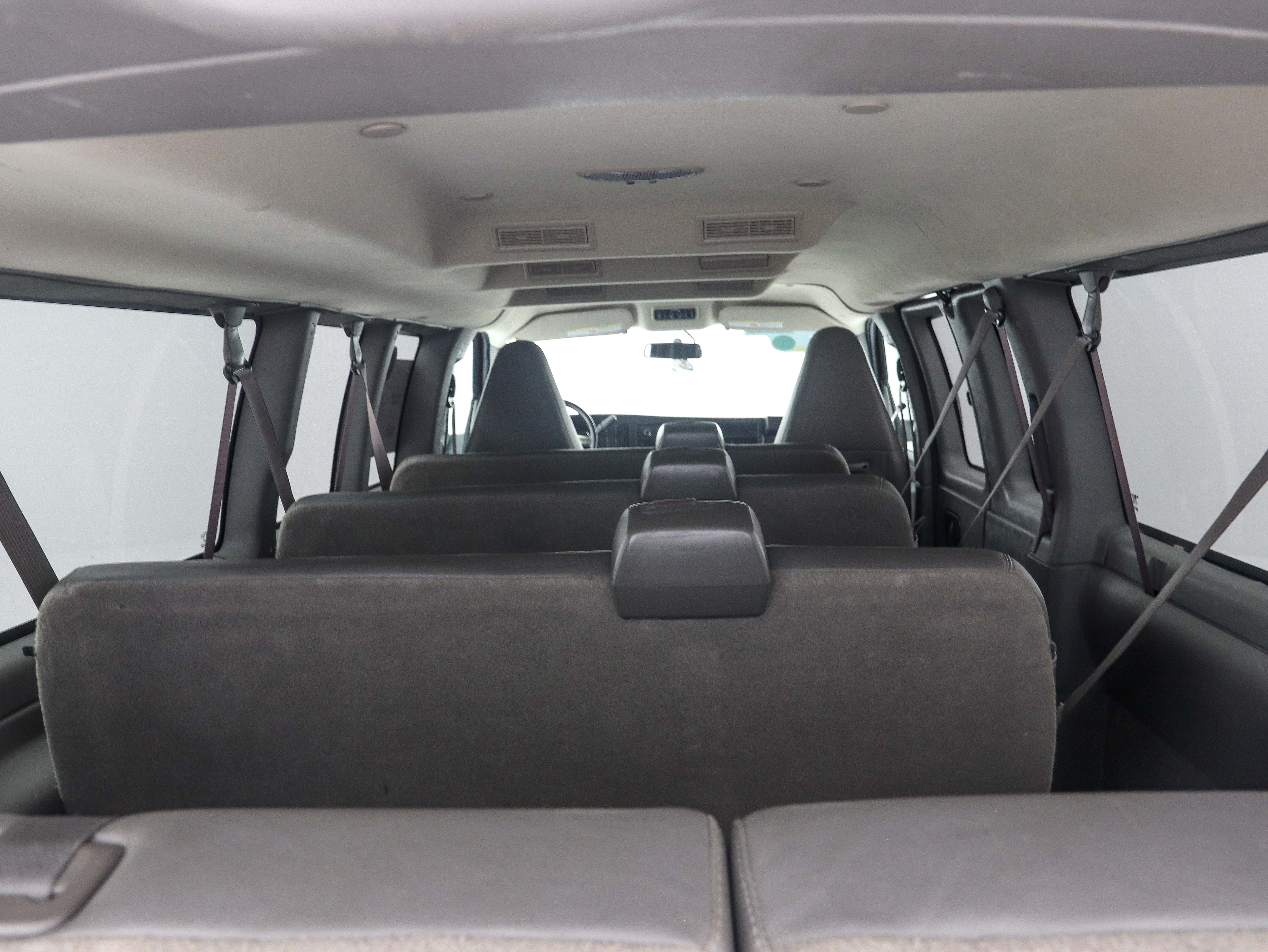 Used 2019 Chevrolet Express 3500 LS RWD image 13