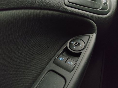 Used 2017 Ford Focus S image 27