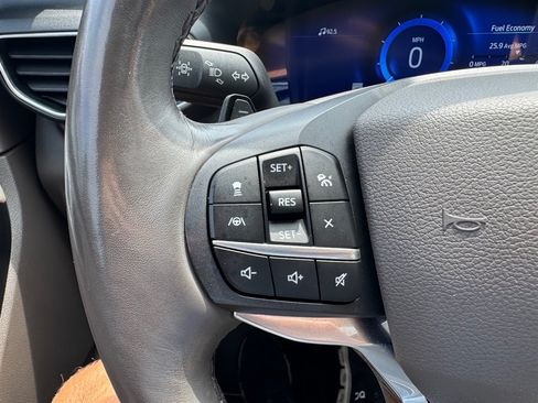 Used 2020 Ford Explorer Platinum w/ Premium Technology Package AWD/4WD image 13