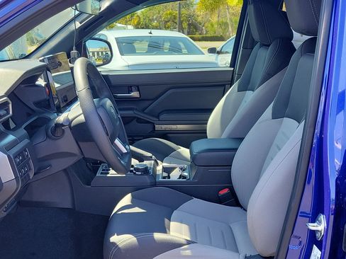 Used 2025 Toyota Tacoma TRD Sport image 22